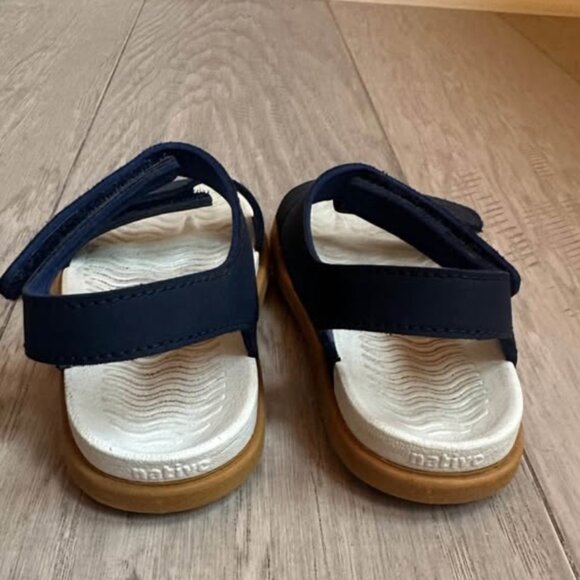 Native Toddler Sandals, Size 7.5-8 - Picture 3 of 5
